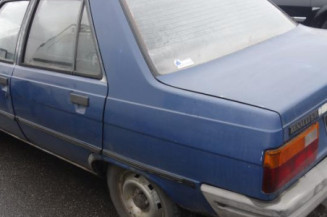 Calandre RENAULT R9