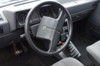 Calandre RENAULT R9