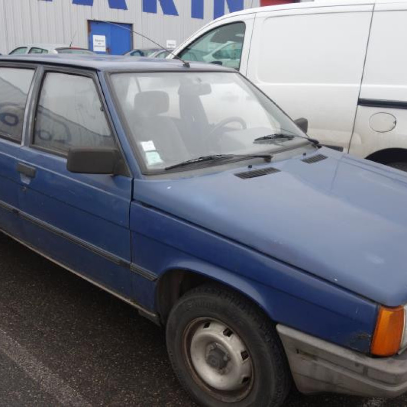 Malle/Hayon arriere RENAULT R9 Photo n°4