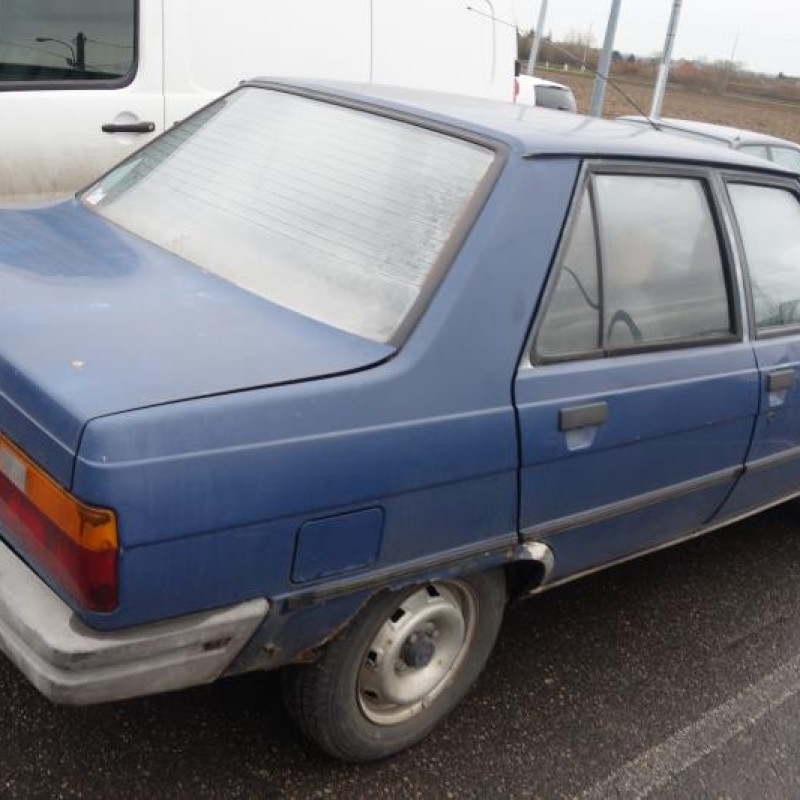 Malle/Hayon arriere RENAULT R9 Photo n°5