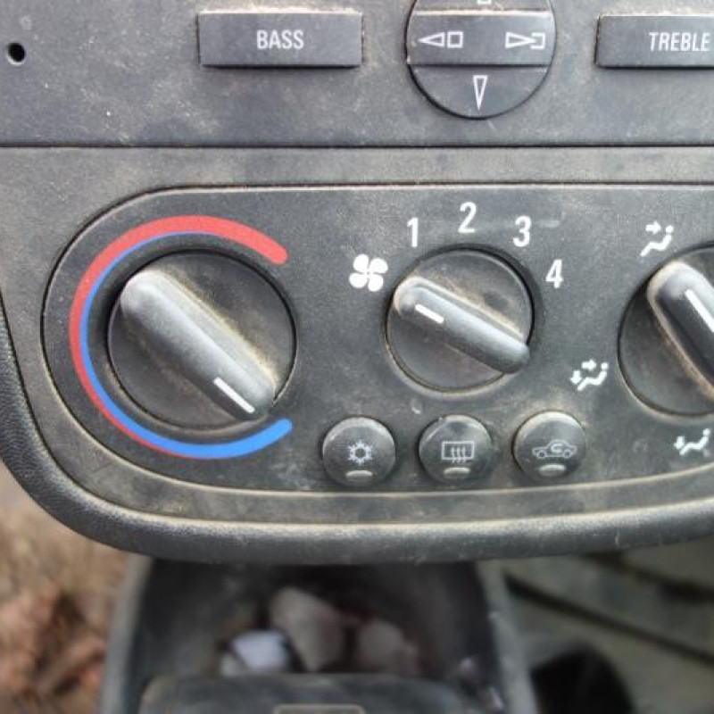 Porte avant gauche OPEL COMBO C Photo n°8
