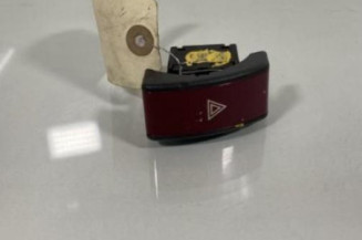 Bouton de warning OPEL COMBO C Photo n°1