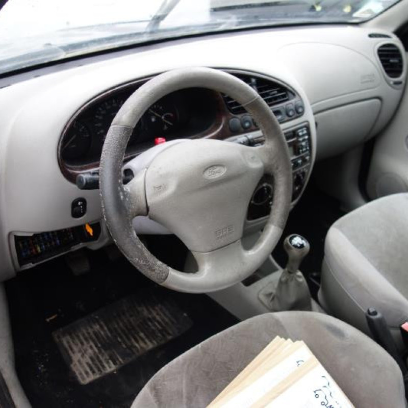 Trappe d'essence FORD FIESTA 4 Photo n°8