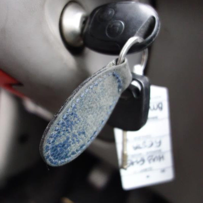 Trappe d'essence FORD FIESTA 4 Photo n°10