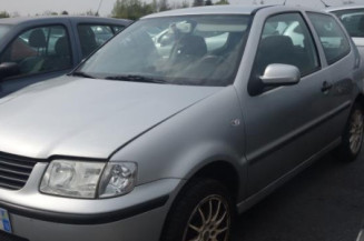 Amortisseur avant droit VOLKSWAGEN POLO 3 Photo n°1