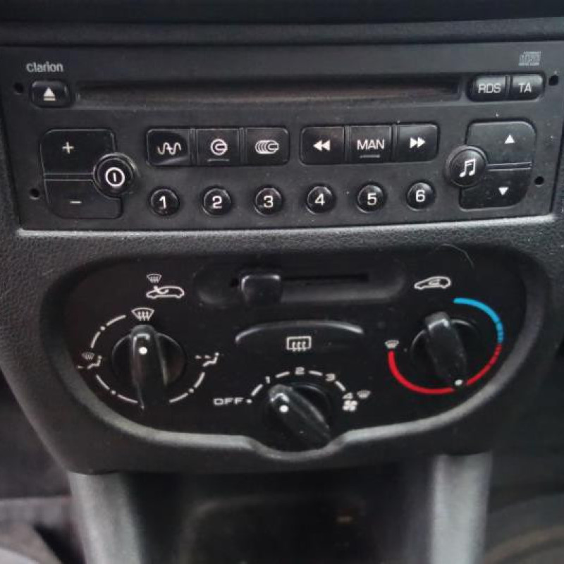 Pretensionneur de ceinture avant droit PEUGEOT 206+ Photo n°9