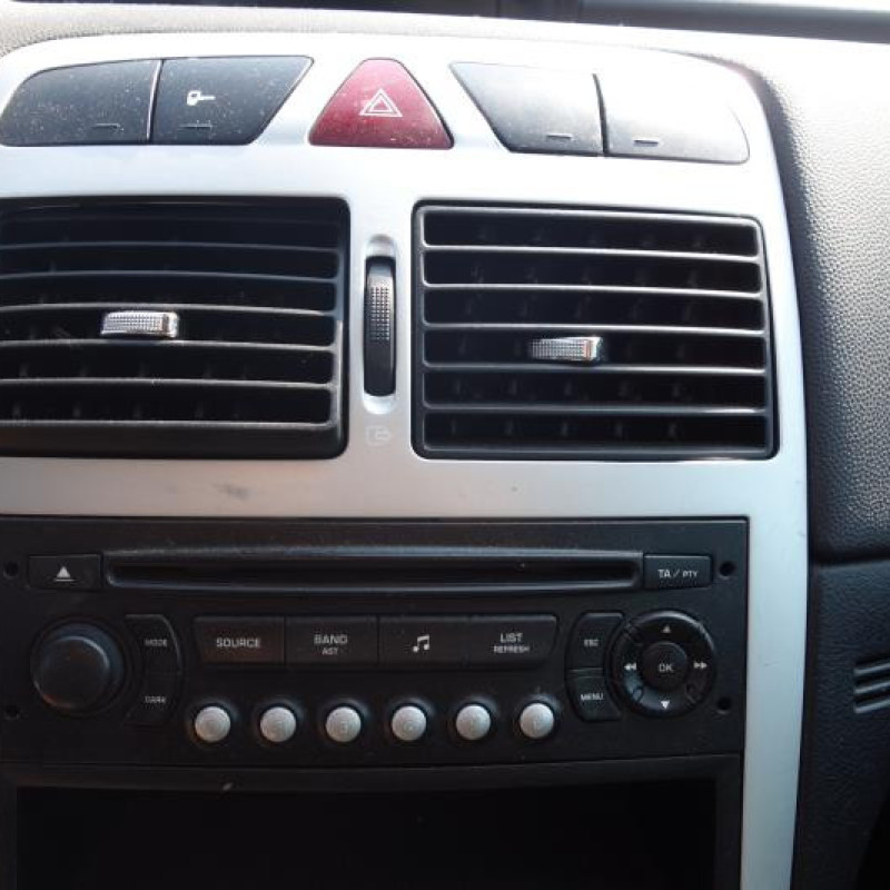 Ceinture arriere droit PEUGEOT 307 Photo n°10