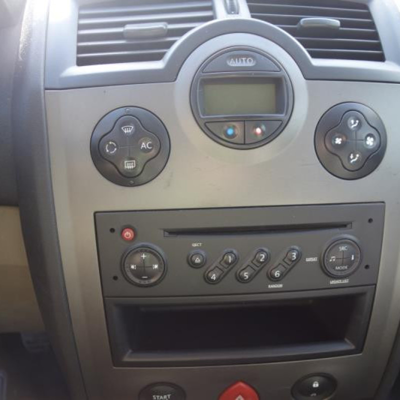 Trappe d'essence RENAULT MEGANE 2 Photo n°11