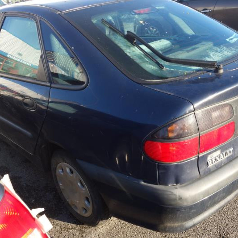 Bloc ABS (freins anti-blocage) RENAULT LAGUNA 1 Photo n°7