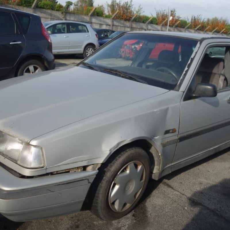 Malle/Hayon arriere VOLVO 460 Photo n°4