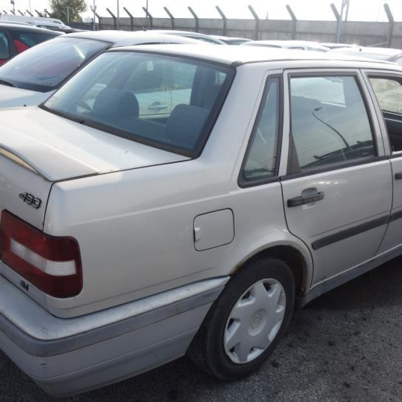 Malle/Hayon arriere VOLVO 460 Photo n°6