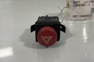 Bouton de warning SEAT CORDOBA 2 Photo n°1