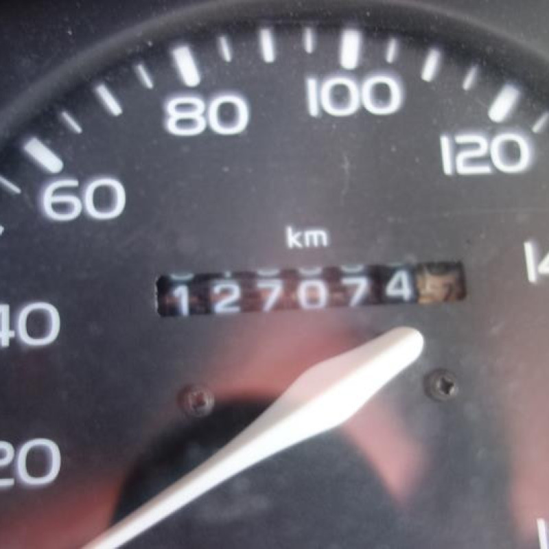 Calandre NISSAN MICRA 2 Photo n°8