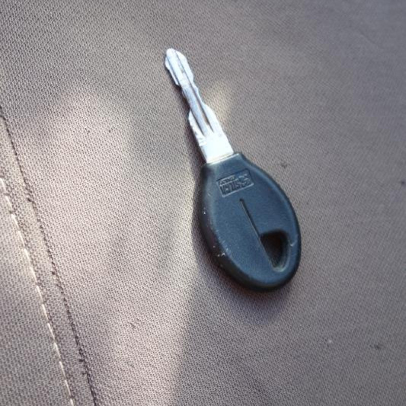 Calandre NISSAN MICRA 2 Photo n°9