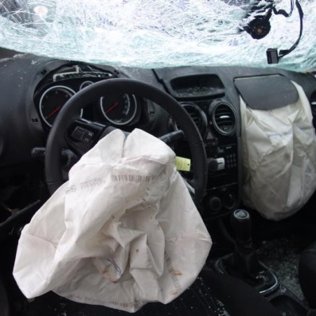 Vitre avant droit OPEL CORSA D