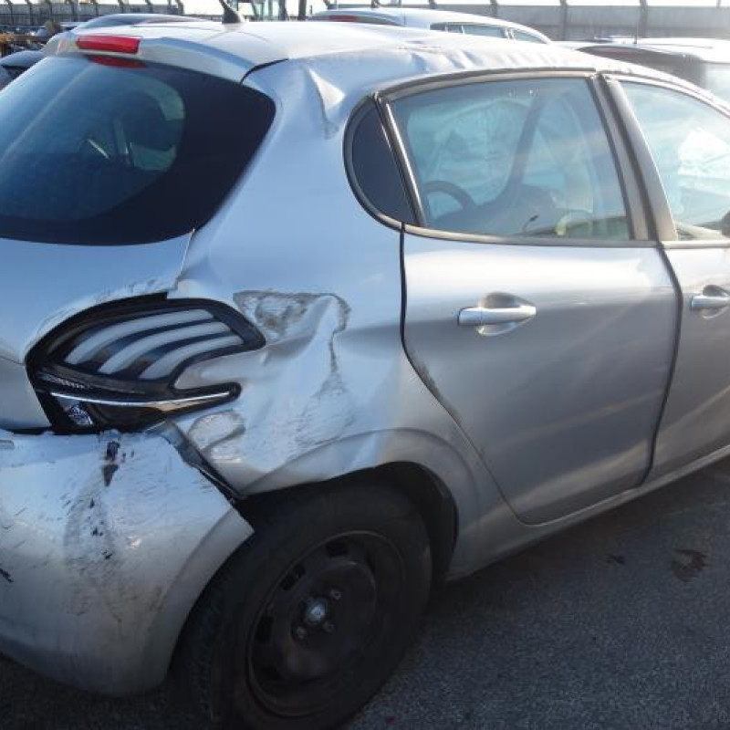 Leve vitre electrique avant gauche PEUGEOT 208 1 Photo n°5