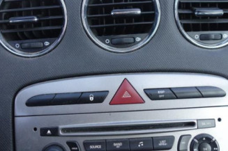 Charniere de capot PEUGEOT 308 1