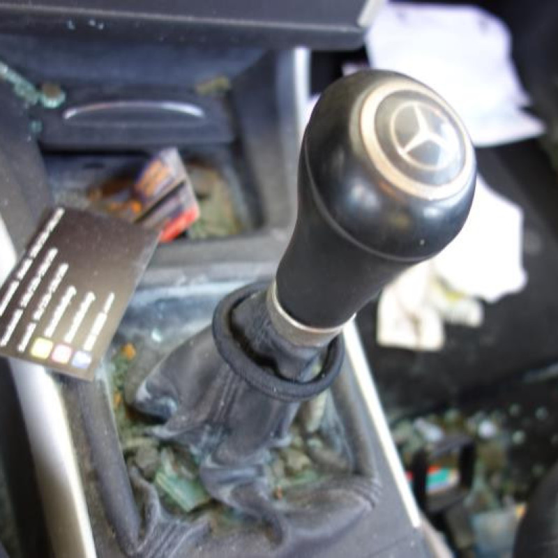Pretensionneur de ceinture avant gauche MERCEDES CLASSE A 169 Photo n°9