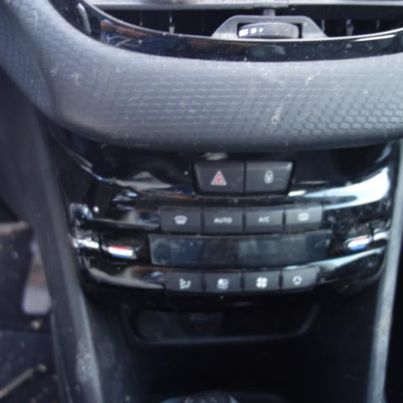 Autoradio d'origine PEUGEOT 2008 1 Photo n°9