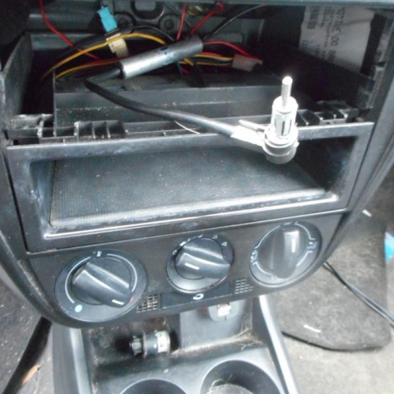 Bras essuie glace arriere VOLKSWAGEN FOX Photo n°7