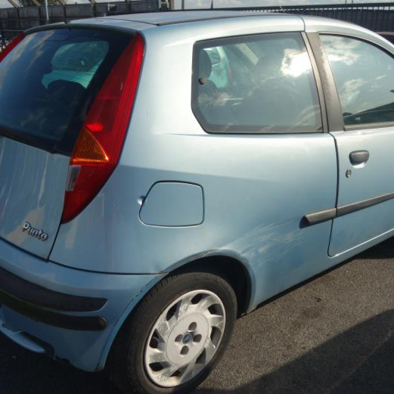 Feu arriere principal gauche (feux) FIAT PUNTO 2 Photo n°6