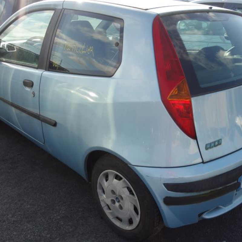 Malle/Hayon arriere FIAT PUNTO 2 Photo n°6