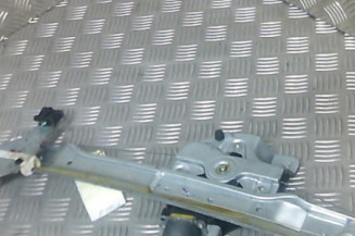 Leve vitre electrique avant droit PEUGEOT 208 1 Photo n°1