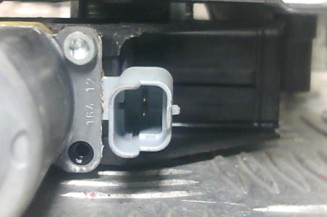 Leve vitre electrique avant droit PEUGEOT 208 1