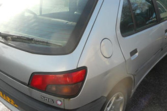 Calandre PEUGEOT 306