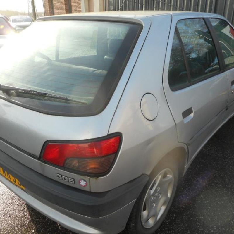 Calandre PEUGEOT 306 Photo n°4