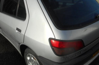 Calandre PEUGEOT 306