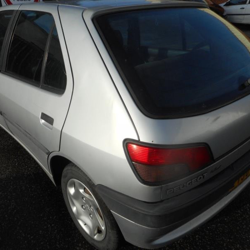 Calandre PEUGEOT 306 Photo n°5