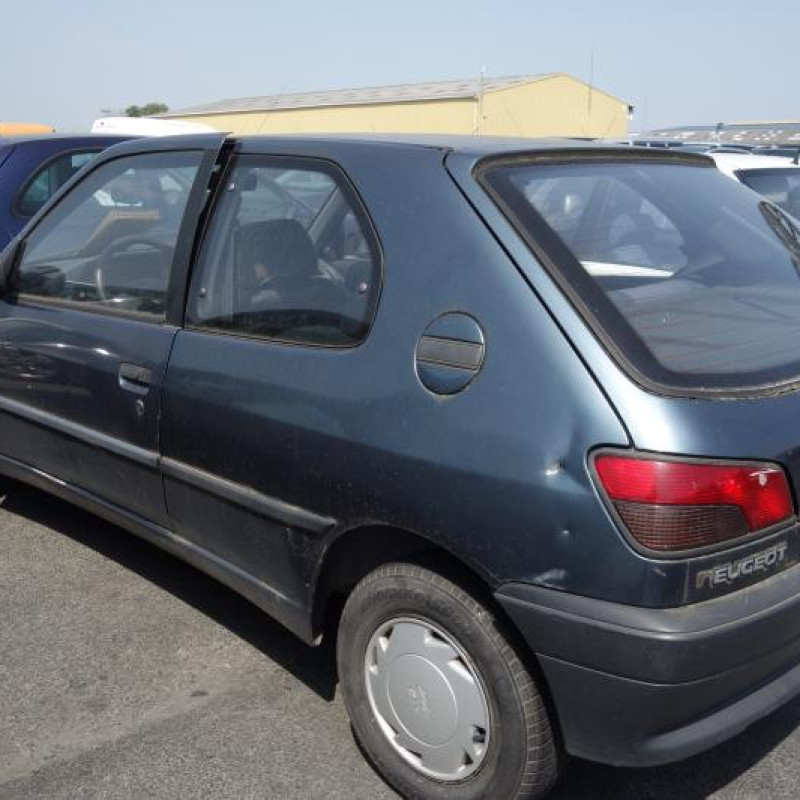 Malle/Hayon arriere PEUGEOT 306 Photo n°7