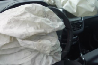 Serrure arriere gauche PEUGEOT 208 1