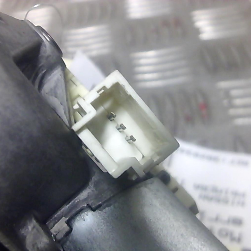 Moteur essuie glace arriere NISSAN PRIMERA 4 Photo n°2