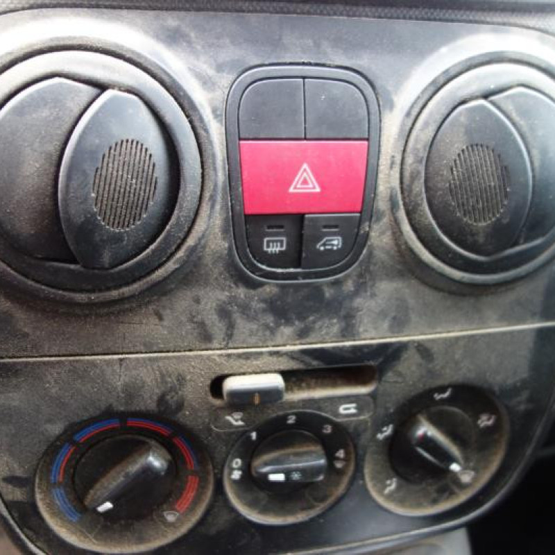 Etrier avant gauche (freinage) CITROEN NEMO Photo n°9