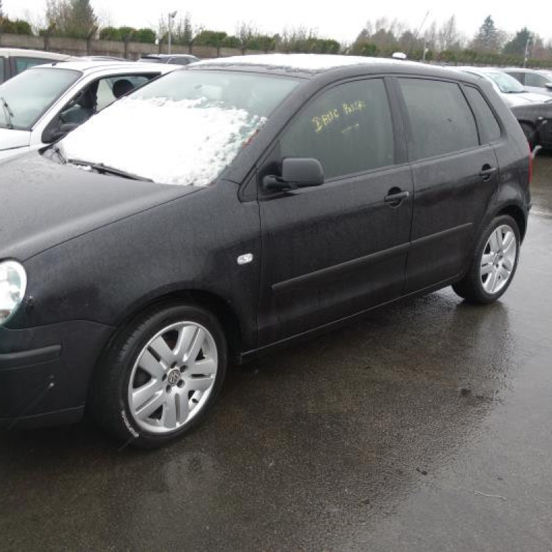 Attache ceinture avant gauche VOLKSWAGEN POLO 4 Photo n°4