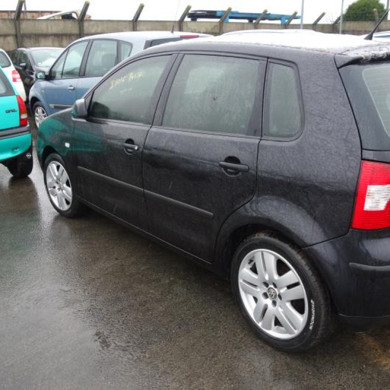 Attache ceinture avant gauche VOLKSWAGEN POLO 4 Photo n°5