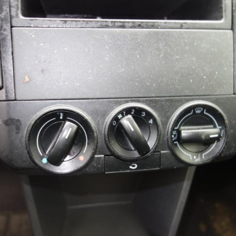 Attache ceinture avant gauche VOLKSWAGEN POLO 4 Photo n°11