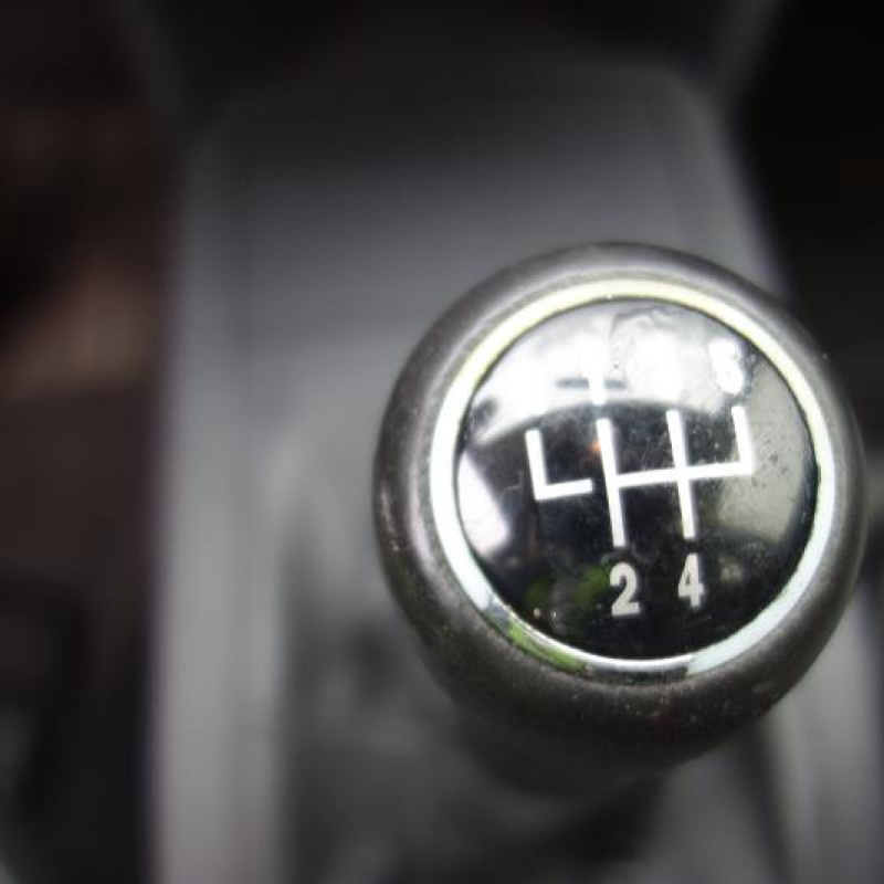 Attache ceinture avant gauche VOLKSWAGEN POLO 4 Photo n°12