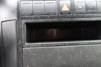 Attache ceinture avant gauche VOLKSWAGEN POLO 4