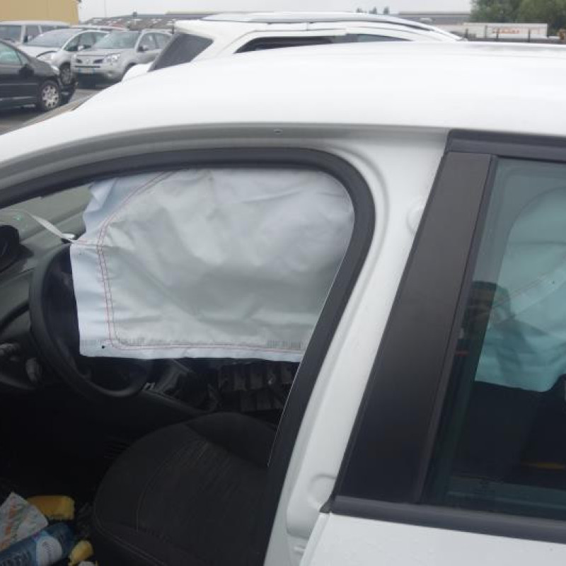 Serrure arriere gauche PEUGEOT 208 1 Photo n°9