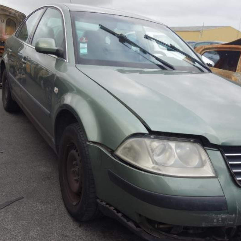 Malle/Hayon arriere VOLKSWAGEN PASSAT 4 Photo n°4
