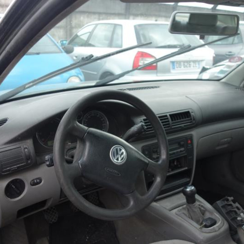 Malle/Hayon arriere VOLKSWAGEN PASSAT 4 Photo n°7