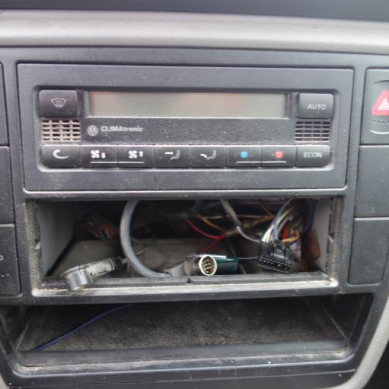 Malle/Hayon arriere VOLKSWAGEN PASSAT 4 Photo n°8