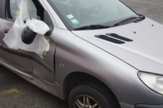Attache ceinture avant droit PEUGEOT 206