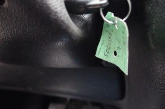 Attache ceinture avant droit PEUGEOT 206