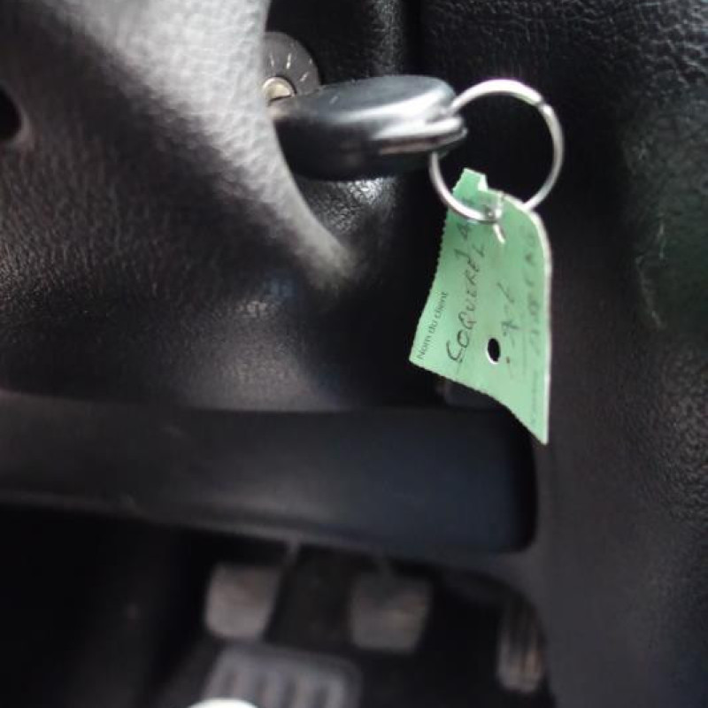 Attache ceinture avant droit PEUGEOT 206 Photo n°10