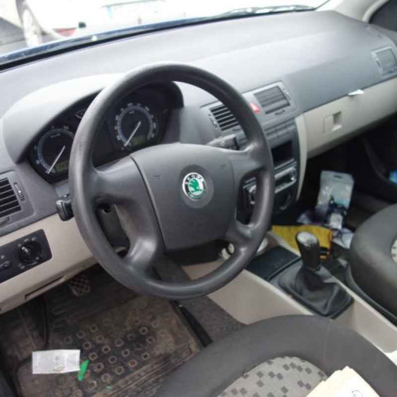 Malle/Hayon arriere SKODA FABIA 1 Photo n°7