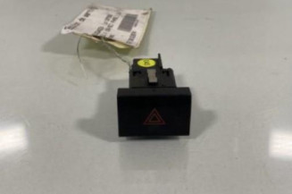 Bouton de warning VOLKSWAGEN POLO 5 Photo n°1